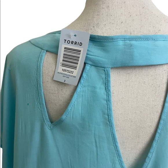 Torrid Womens light blue sleeveless cutout back pattern size 3X plus blouse - Picture 7 of 11